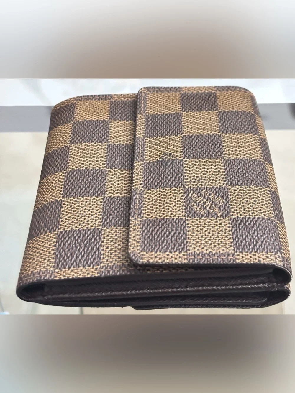Authentic Louis Vuitton Damier Portefeuille Elise Wallet Purse. COA Included..